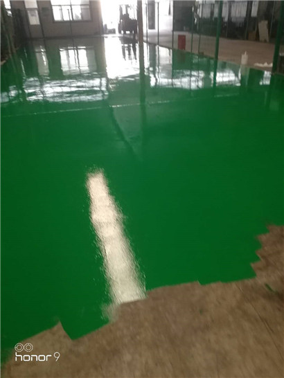 卢龙下面我给你一份非常实用、地坪漆施工翻新